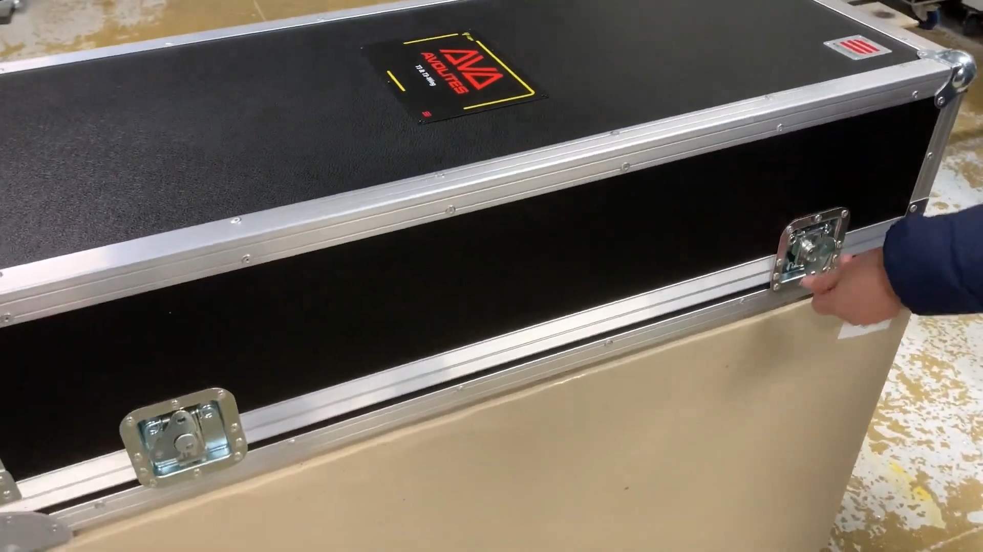 这个创意不错/双屏导播机箱/够威够强大够牌面够专业够装B