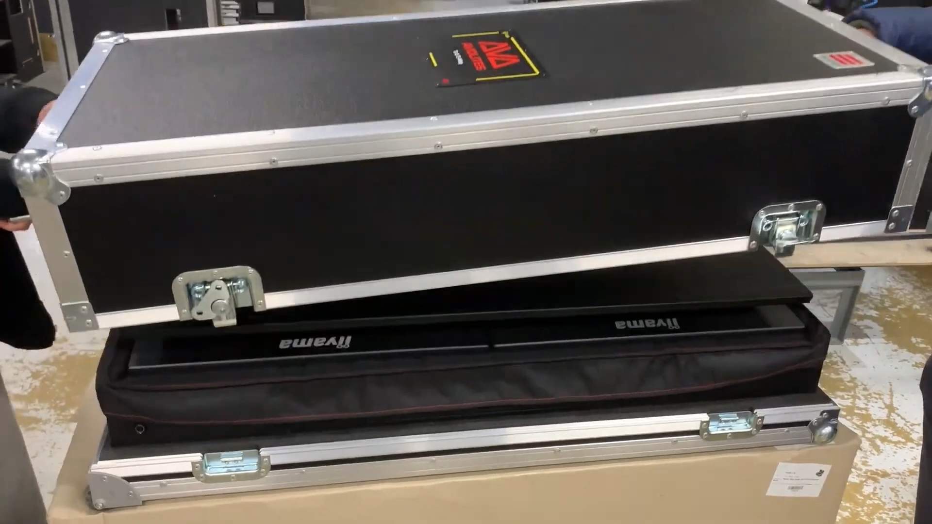 这个创意不错/双屏导播机箱/够威够强大够牌面够专业够装B