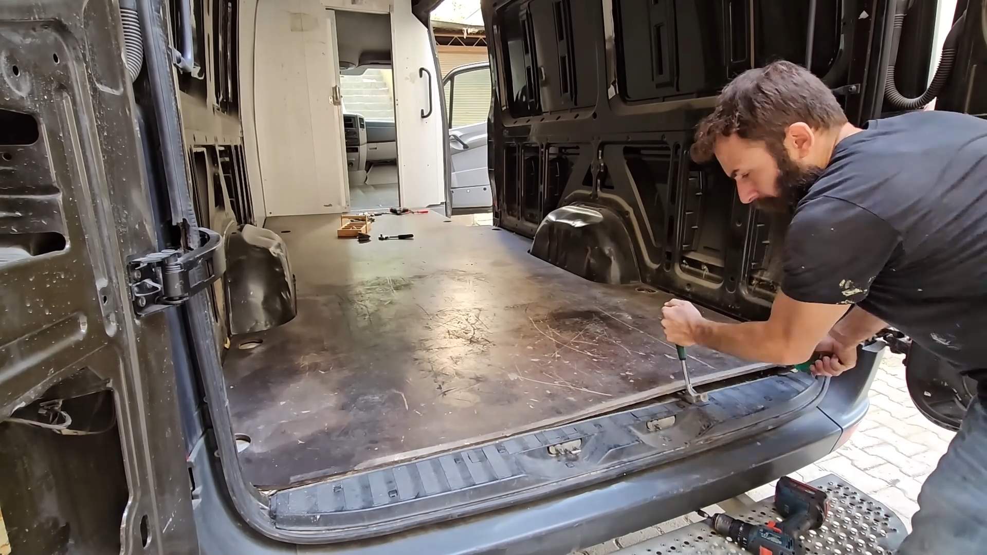 房车改装篇/这个老外的基础做的非常规范/值得学习借鉴/简约实用