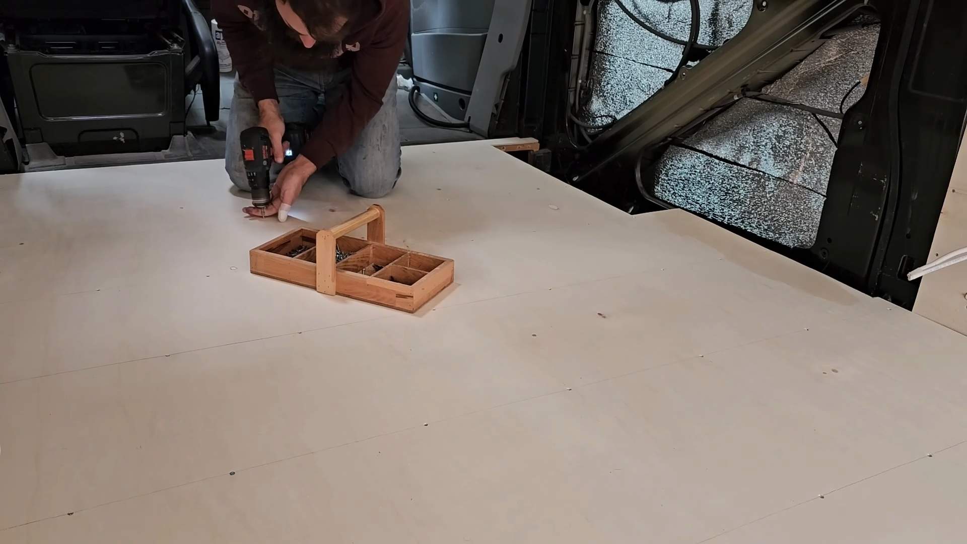 房车改装篇/这个老外的基础做的非常规范/值得学习借鉴/简约实用