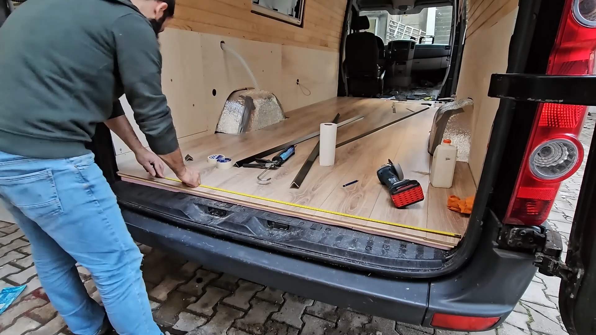 房车改装篇/这个老外的基础做的非常规范/值得学习借鉴/简约实用