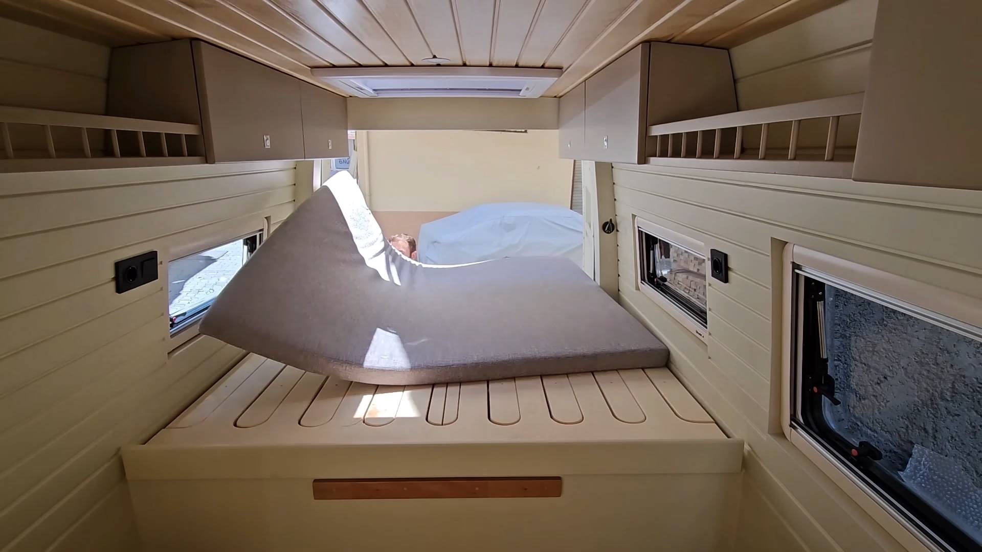 房车改装篇/这个老外的基础做的非常规范/值得学习借鉴/简约实用