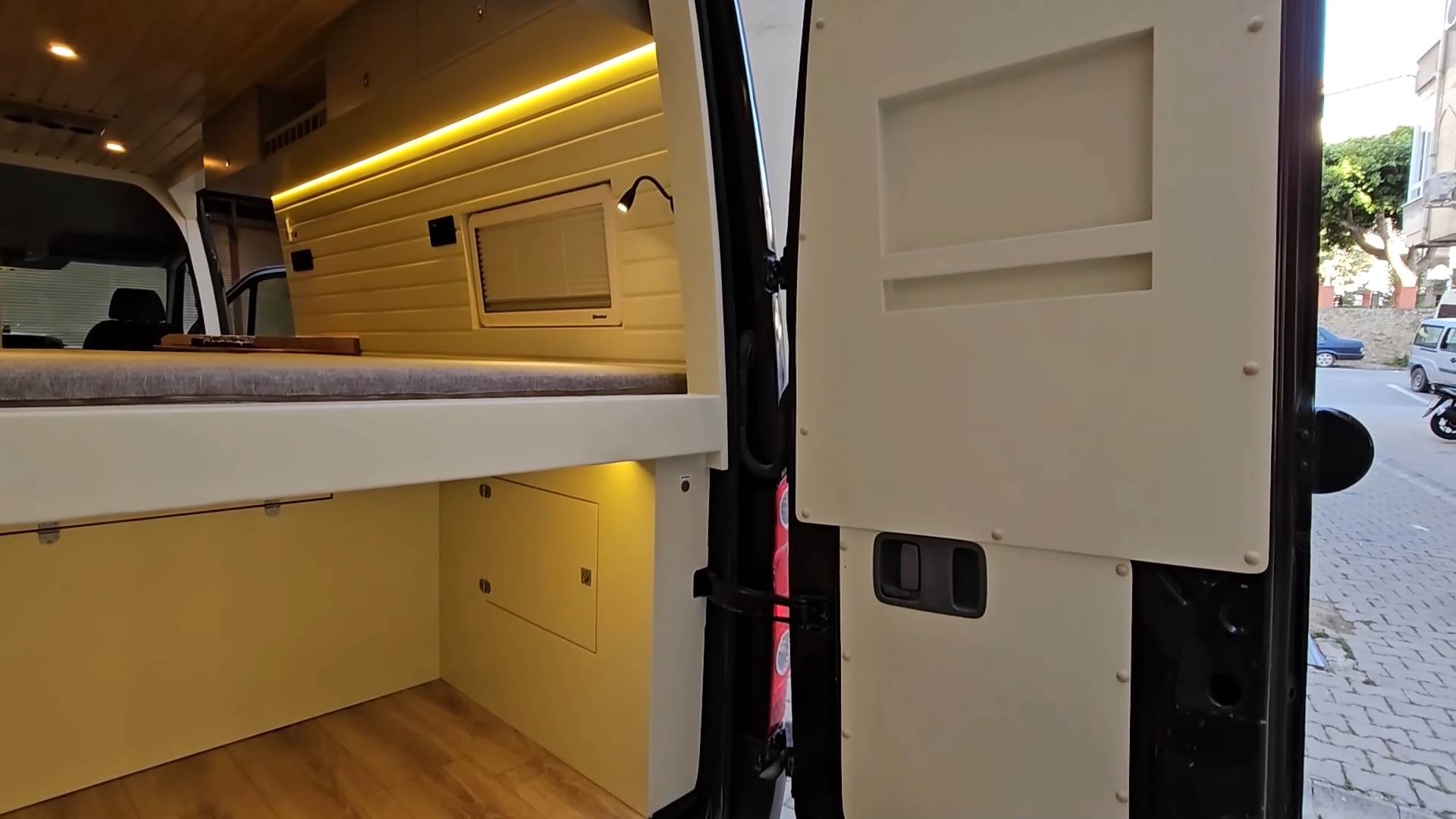 房车改装篇/这个老外的基础做的非常规范/值得学习借鉴/简约实用