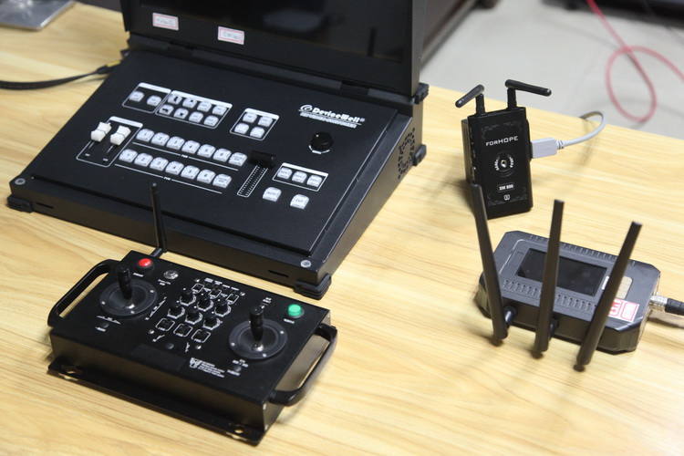 专业无人化/无线/多机位 直播云台系统  学校-酒吧-餐吧-会议-寺庙等解决方案