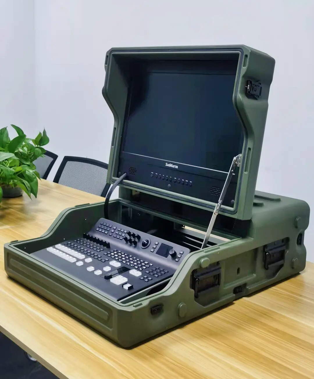 适配BMD/罗兰/索尼等专业导播台-新款专业便携式箱载导播机箱上市