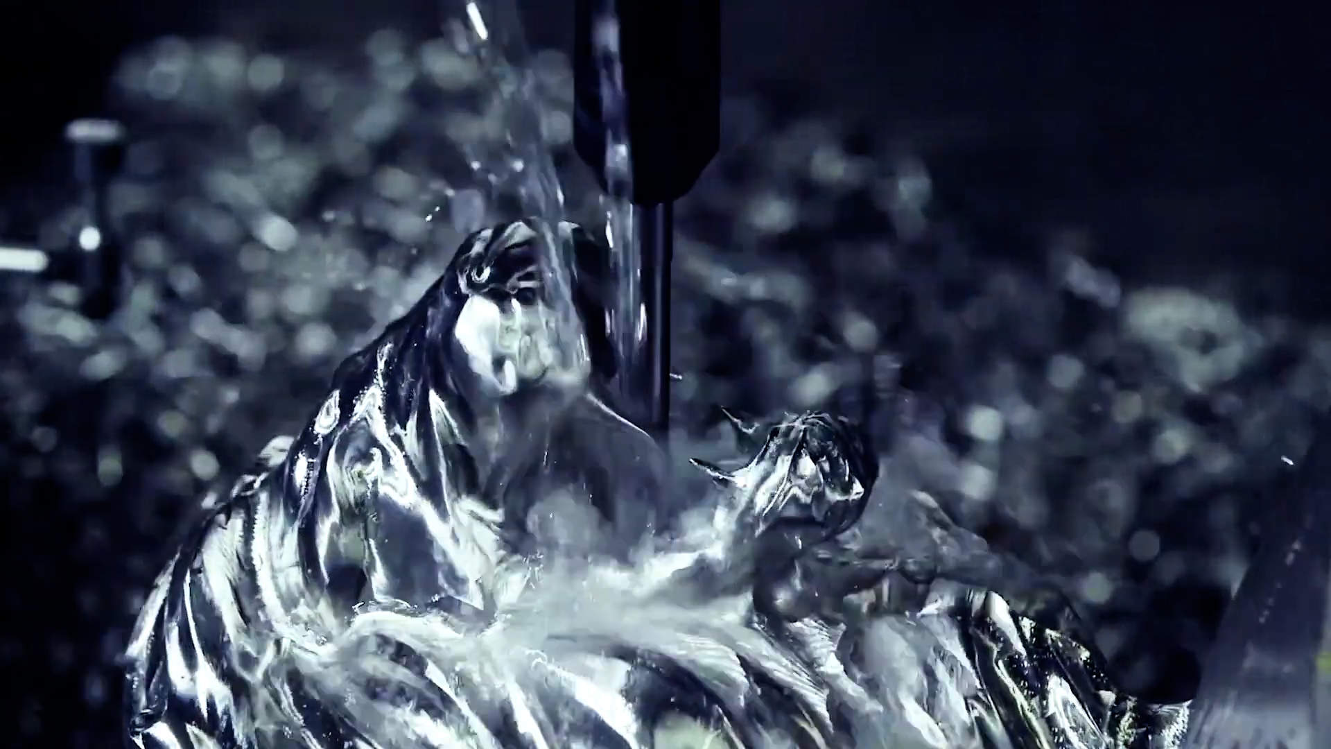 五轴联动，行业有专攻-牛X的一塌糊涂，数控加工中心，异形加工的极致~~